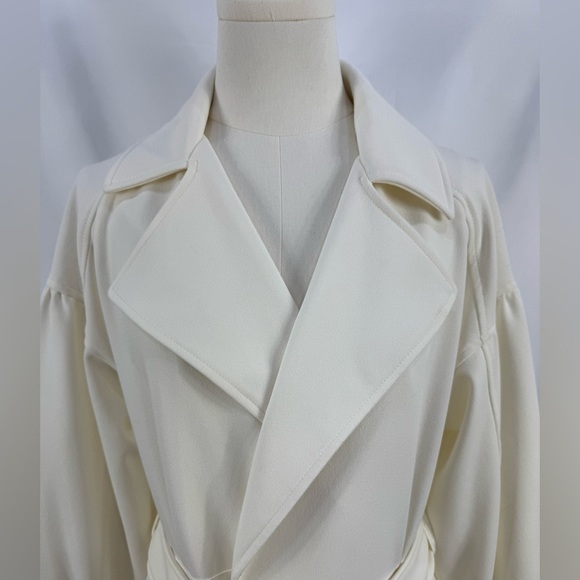 Tahari Coat Jacket Creamy White Colour Size Small  Long Sleeves NWOT - Picture 4 of 9